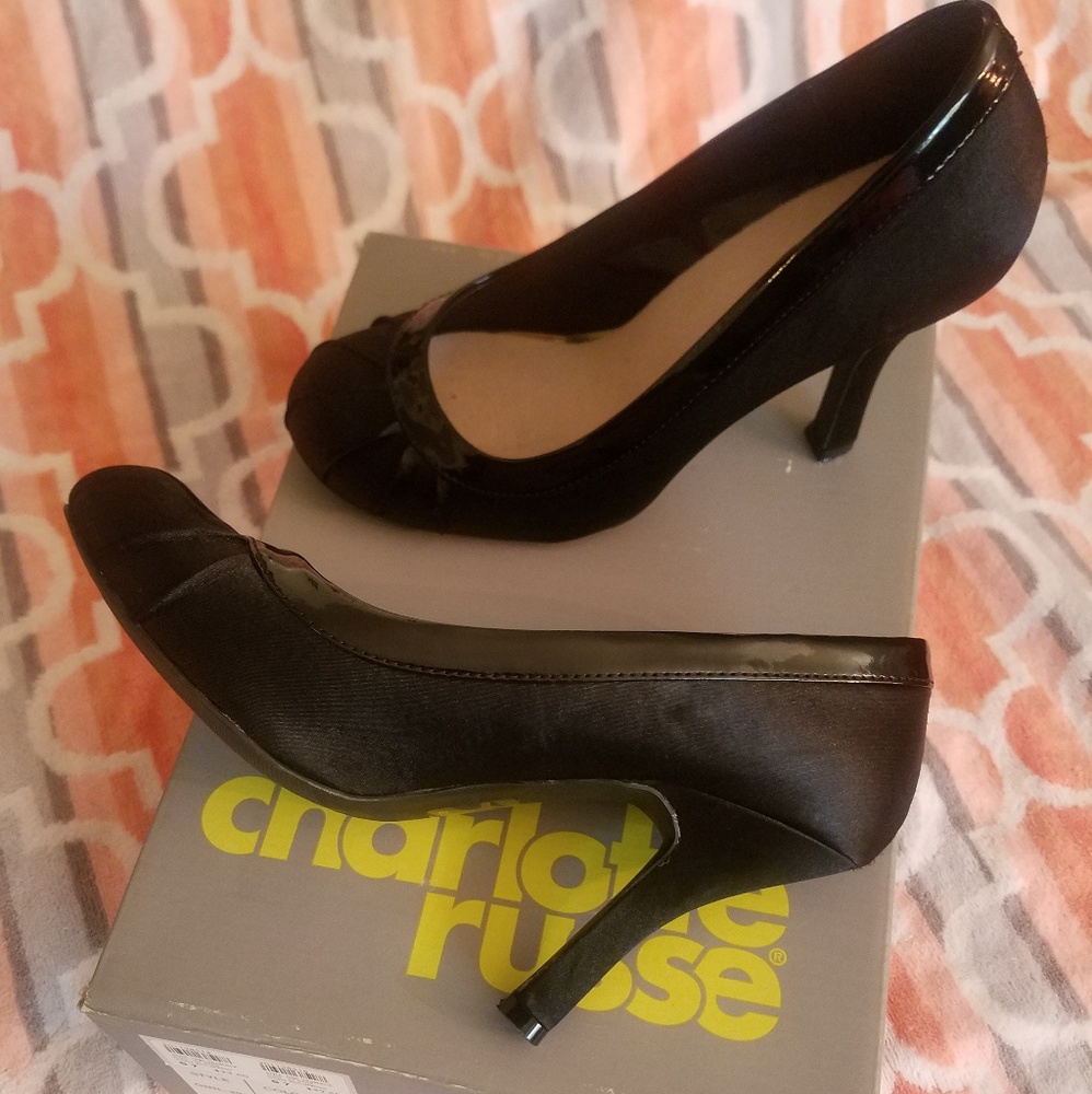 Heels - Picture 4 of 4